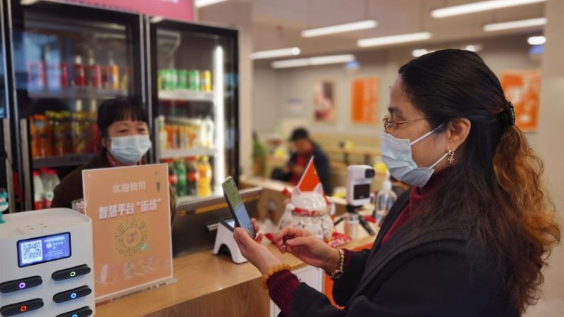 在成都，消费者可以通过以下电话预约家电维修上门服务：